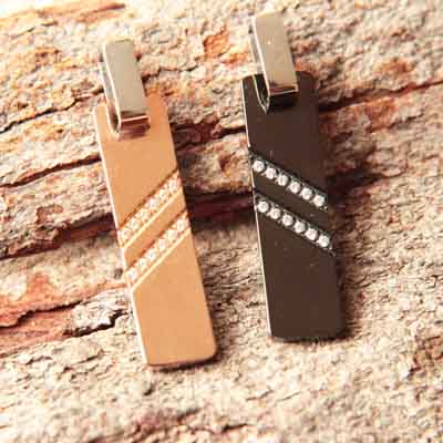 Pendentif plaques à partager entre amoureux
